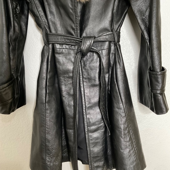 Vintage  Sears 70’s Women’s Black leather Knee Length Coat W/Fur Collar Belted S - Picture 3 of 11